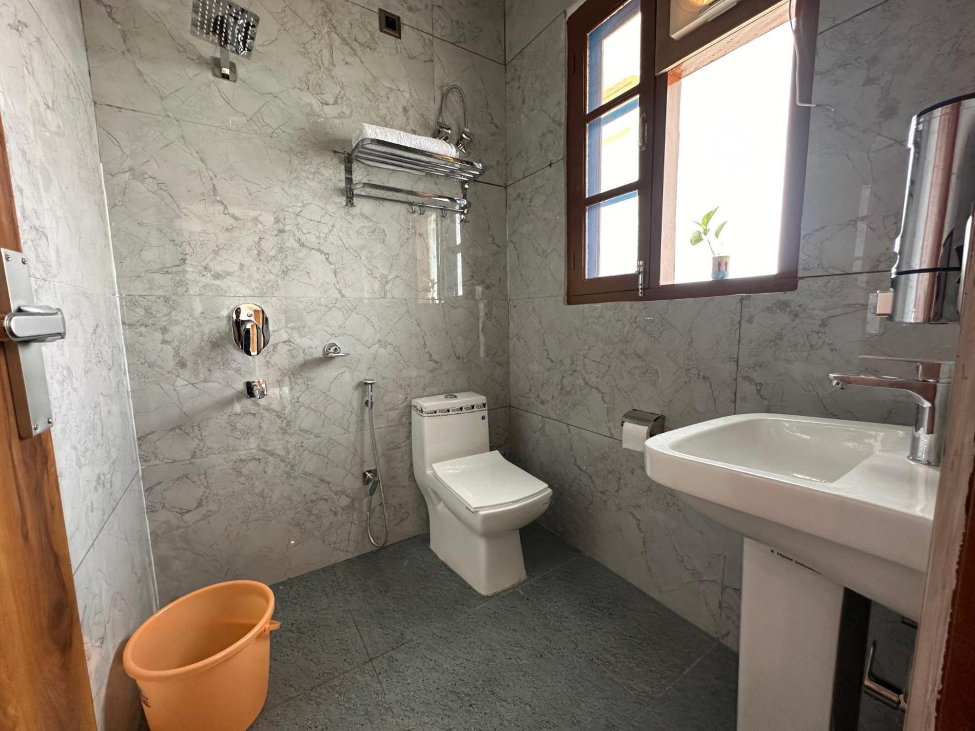 La Atharva Residency By Sunchasers Bīr Extérieur photo